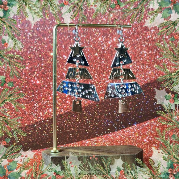 2/$15 Christmas Tree Dangling Earrings (NWOT) - Picture 1 of 4